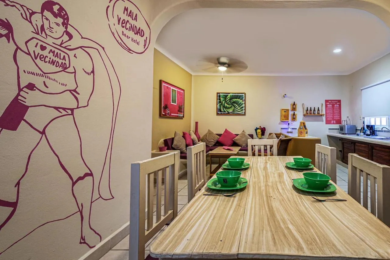 Beer Hostel by Mala Vecindad Playa del Carmen