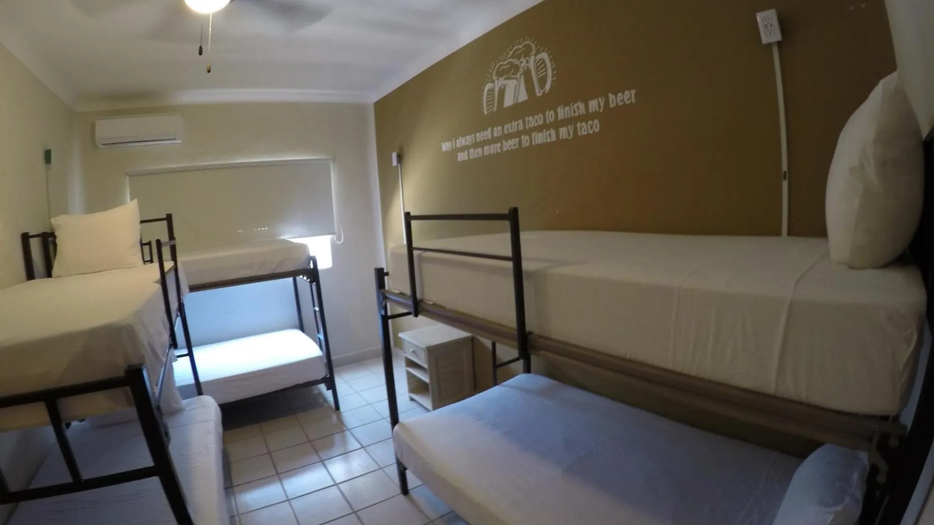Beer Hostel by Mala Vecindad Playa del Carmen